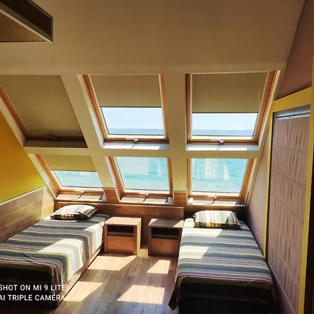 Hemingway In Happy 3* Várna