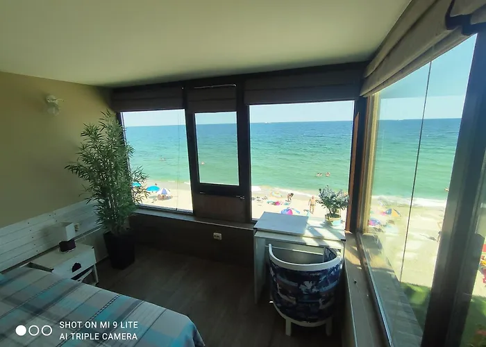 Hemingway In Happy Pensionat 3*