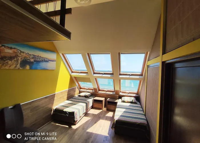 Hemingway In Happy Pensionat Varna